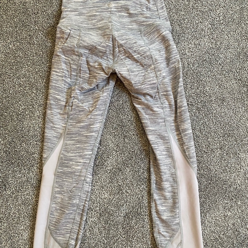 Lululemon WUNDER UNDER CROP II (SPECIAL EDITION) *SCALLOP 23"